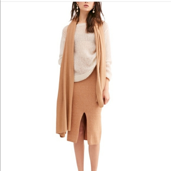 Free People Dresses & Skirts - 💫 Free People Camel beige long slit skirt